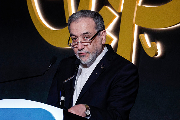 هدنة هرمز.. إيران تطرح ممراً آمناً مقابل وقف الهجمات