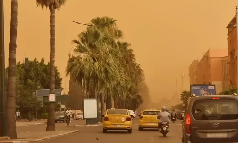 نشرة إنذارية برتقالية تحذر من رياح قوية وتطاير غبار تطال عدة مناطق مغربية يوم الاثنين